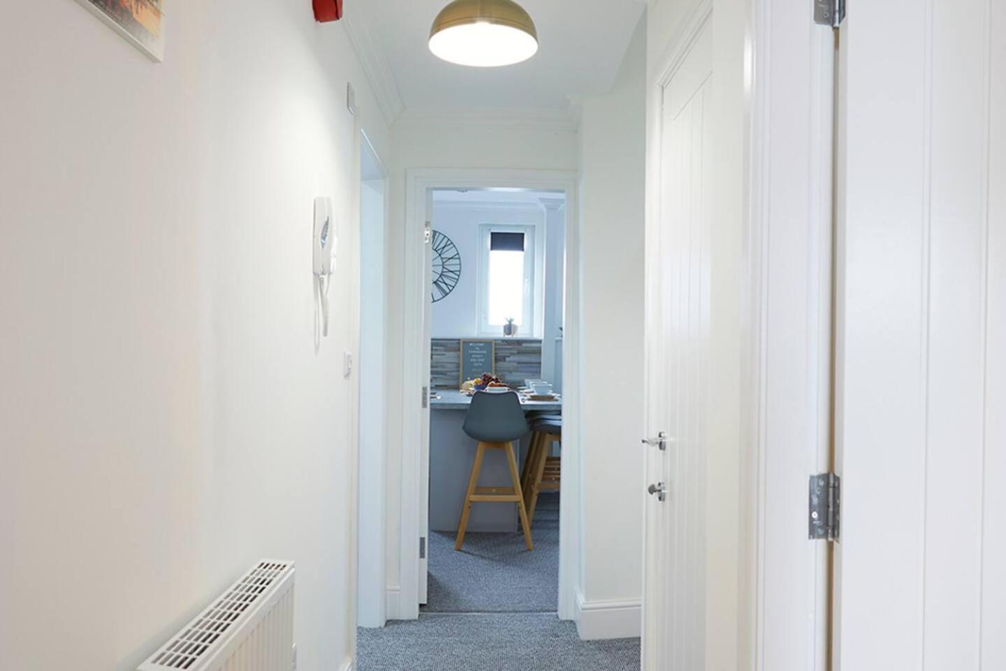 Bay View - Amazing Location With Sea Views! Aparthotel Scarborough Exteriör bild